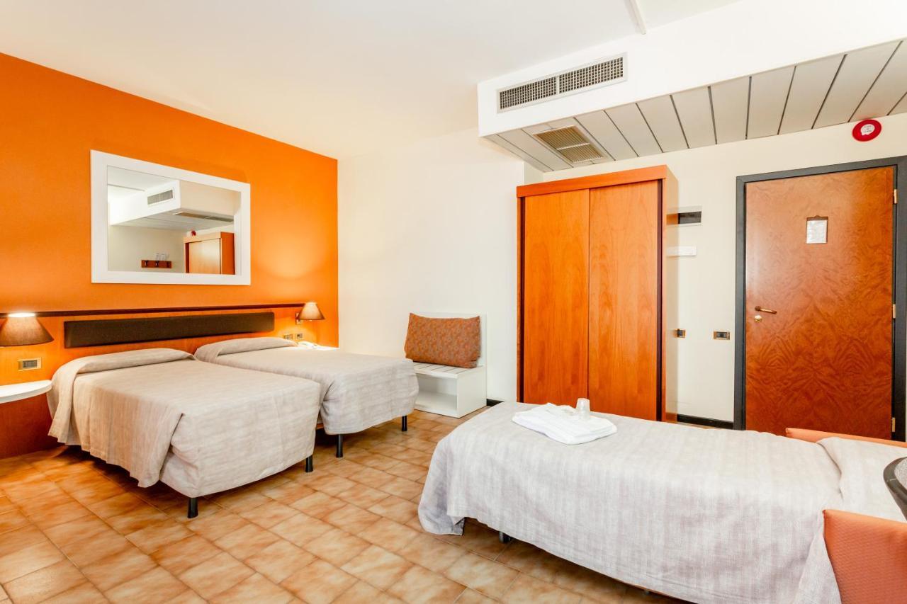 Rhi Porta Bologna Hotel Pieve di Cento Bagian luar foto